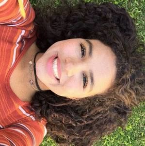 Meet your Posher, Maxine